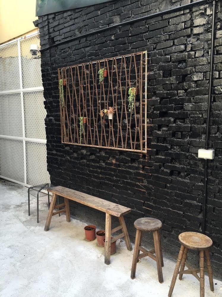 被愛咖啡小旅館 Birdeye Garden Тайнань Экстерьер фото